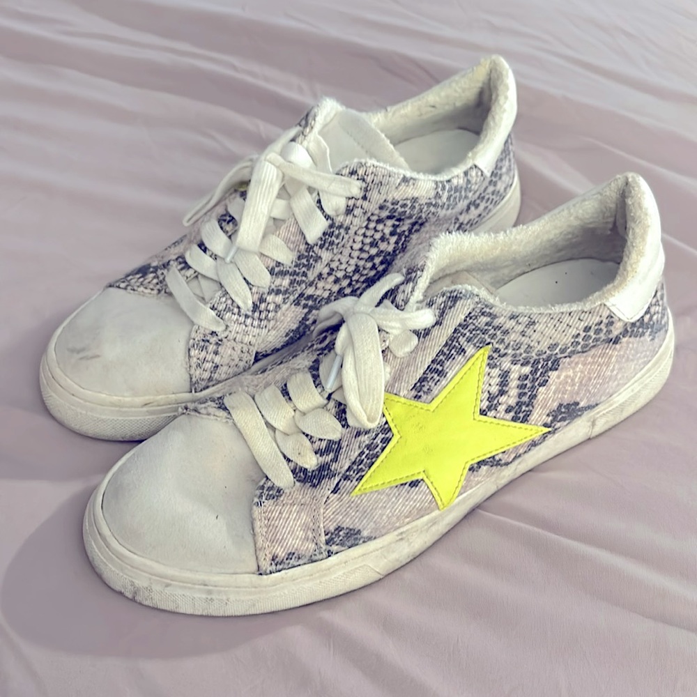 Steve Madden Sneakers